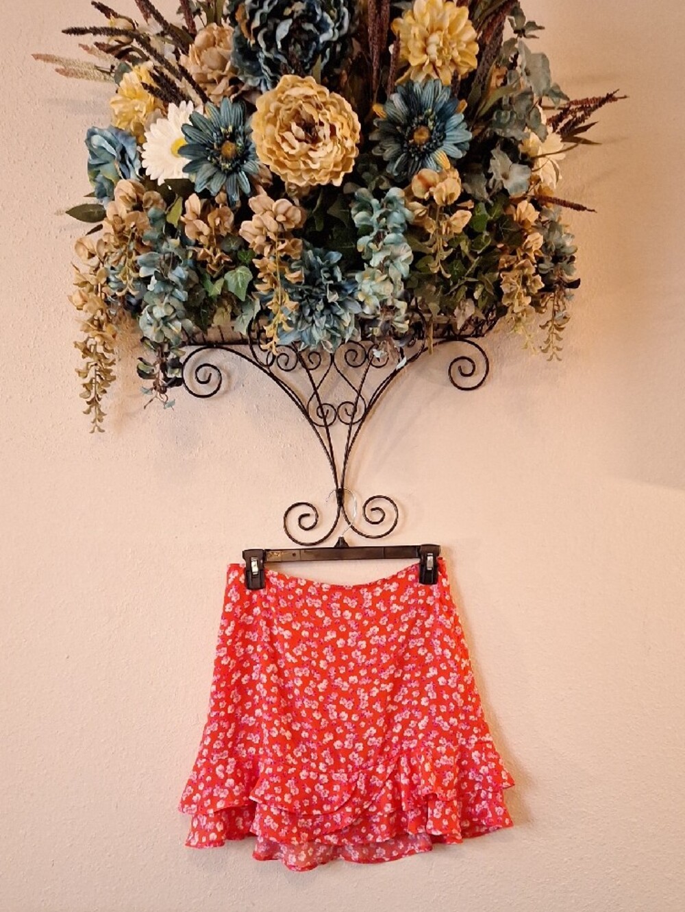 Blue Rain Coral Floral Ruffle Mini Skirt. Size Small